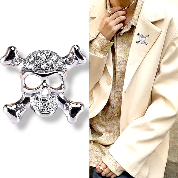 Silver plated crystal skull and crossbone necklace/brooch with gold chain - Picture 14 of 16